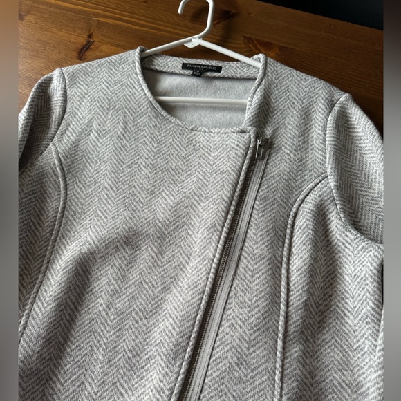 Banana Republic Sweater Large - Picture 2 of 5